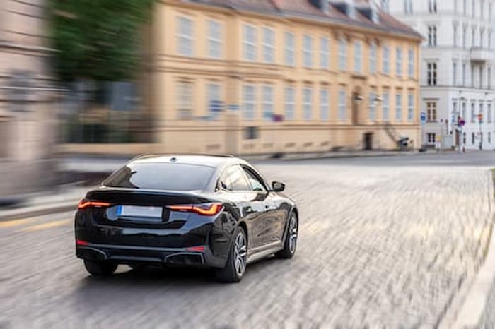 Auto saņemšana un nodošana Rīgā - ērts auto detalizācijas pakalpojums ar piegādi